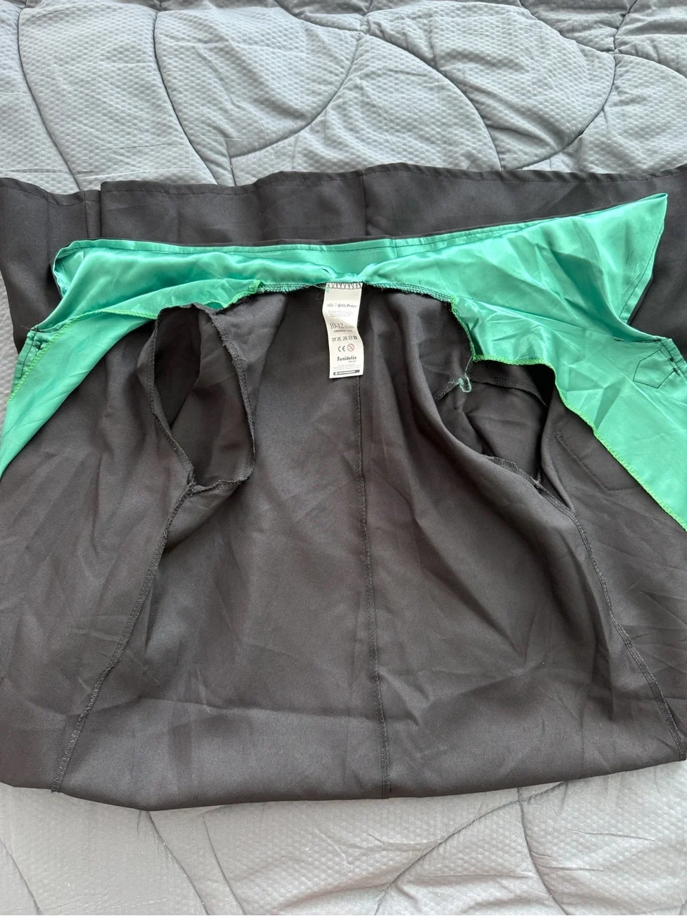 Slytherin Hooded Kids 10-12 years Costume Robe + Black & Green scarf